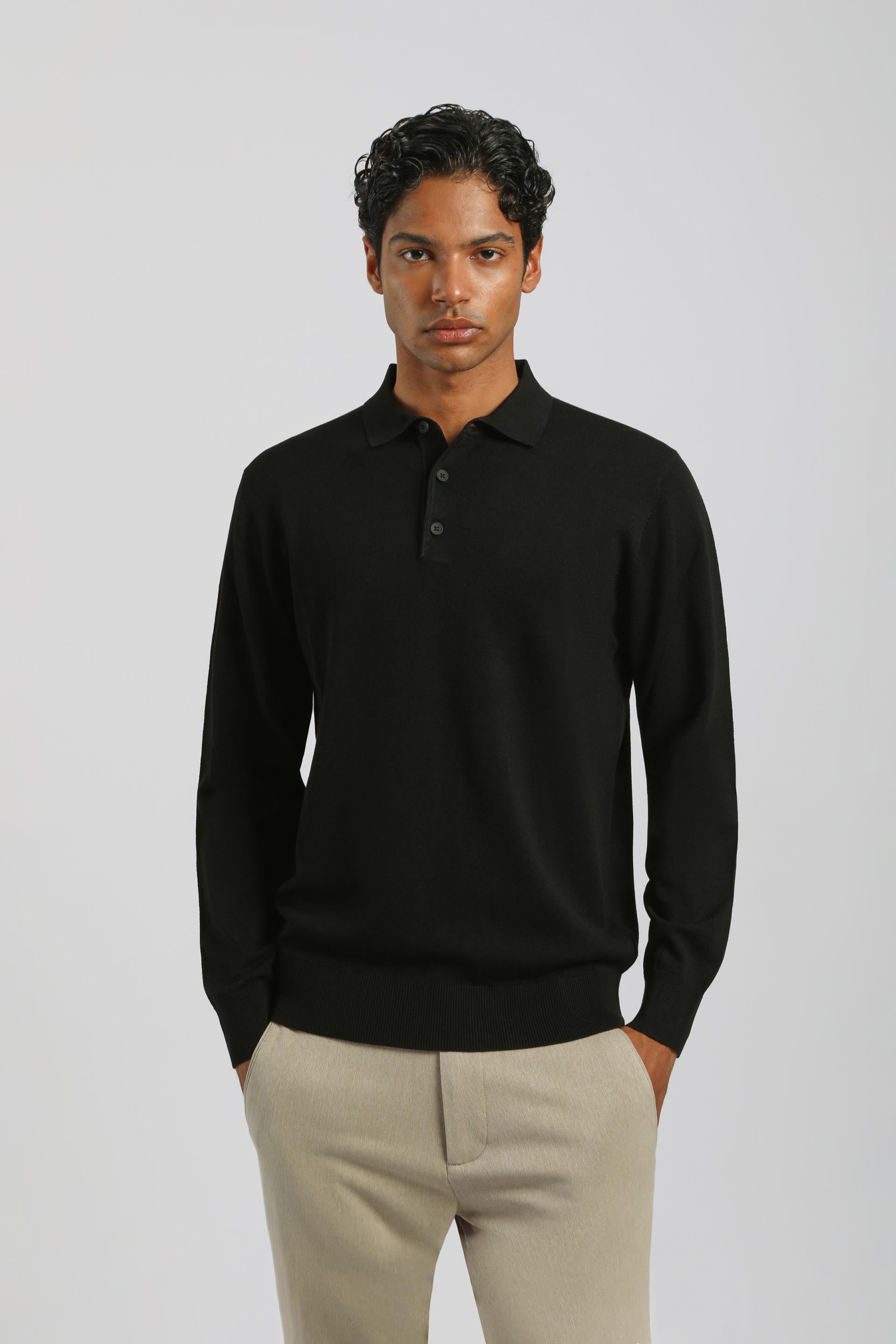 Polo manica lunga con bottoni|Colore:Nero