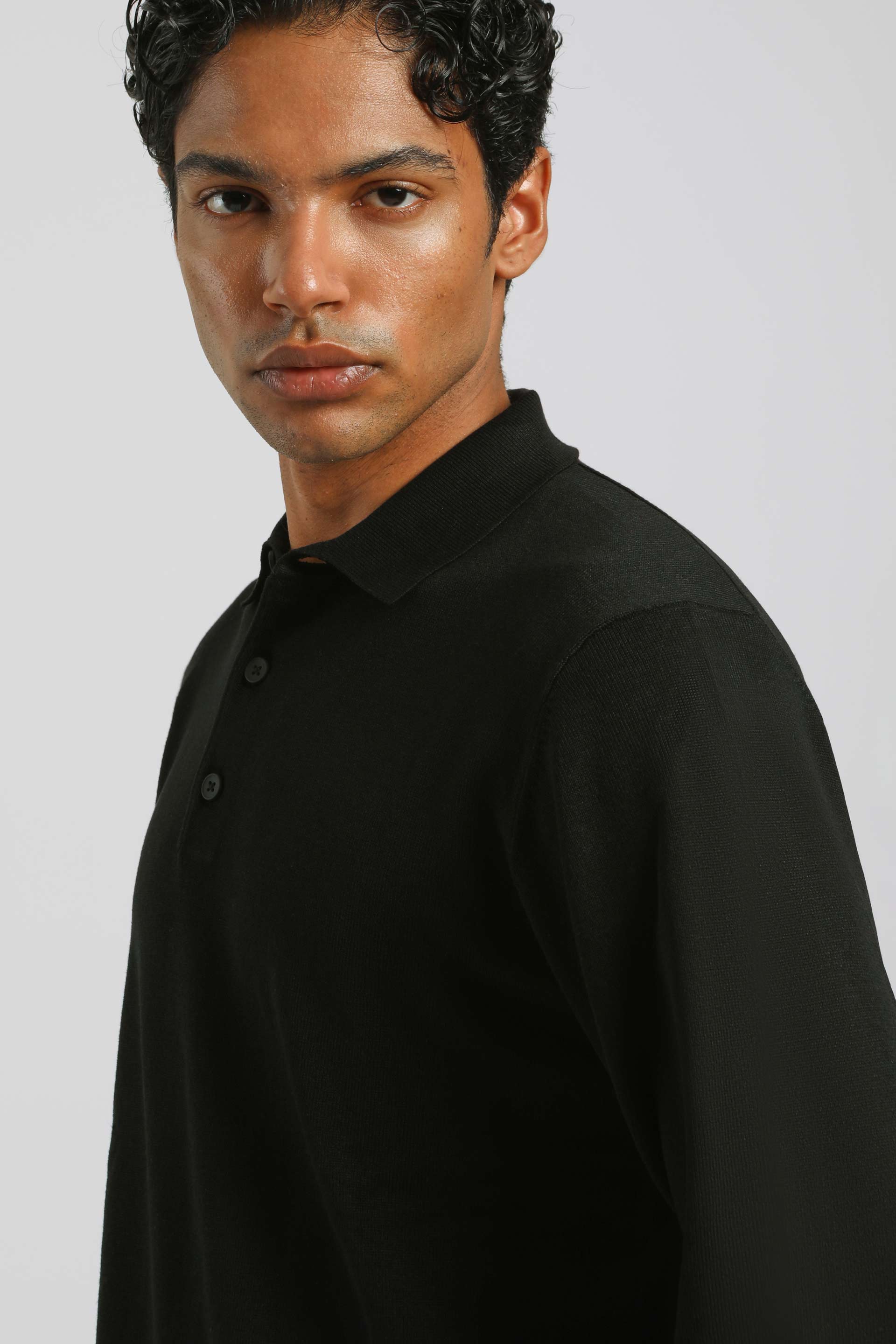 Polo manica lunga con bottoni|Colore:Nero