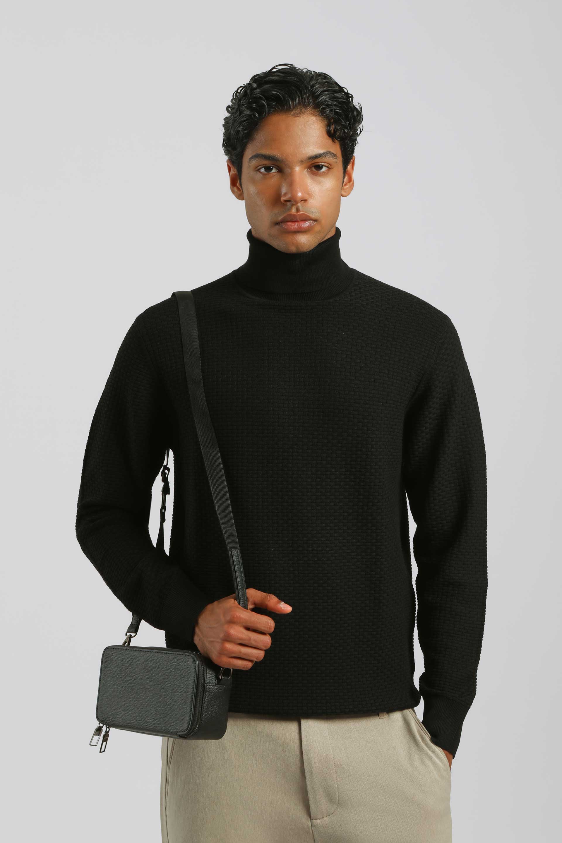 Maglia collo alto in viscosa|Colore:Nero