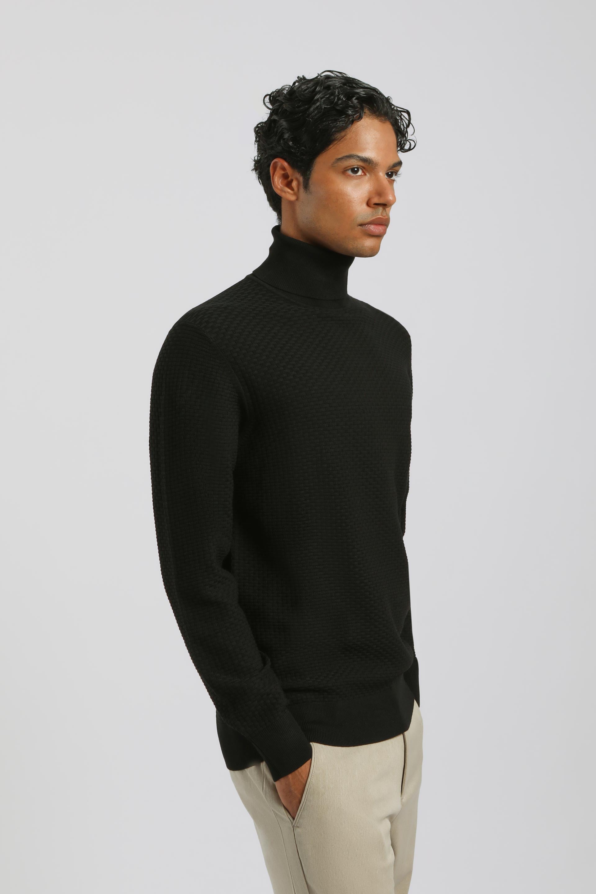 Maglia collo alto in viscosa|Colore:Nero