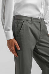 Pantaloni chino in cotone|Colore:Grigio medio