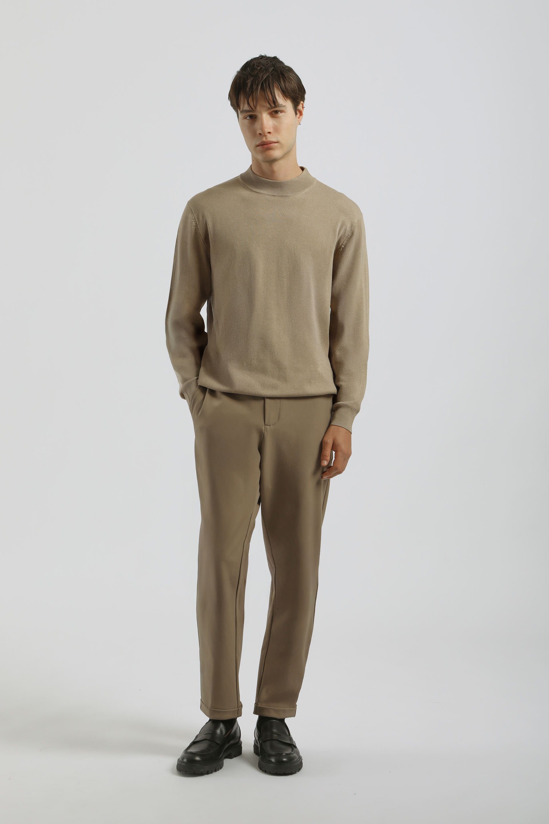 Pantaloni chino in tessuto tecnico|Colore:Cammello