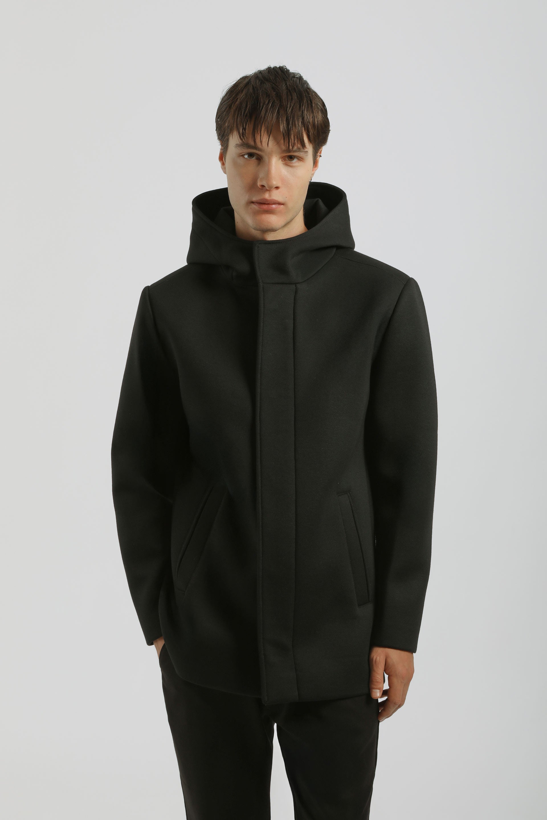 Cappotto con cappuccio|Colore:Nero