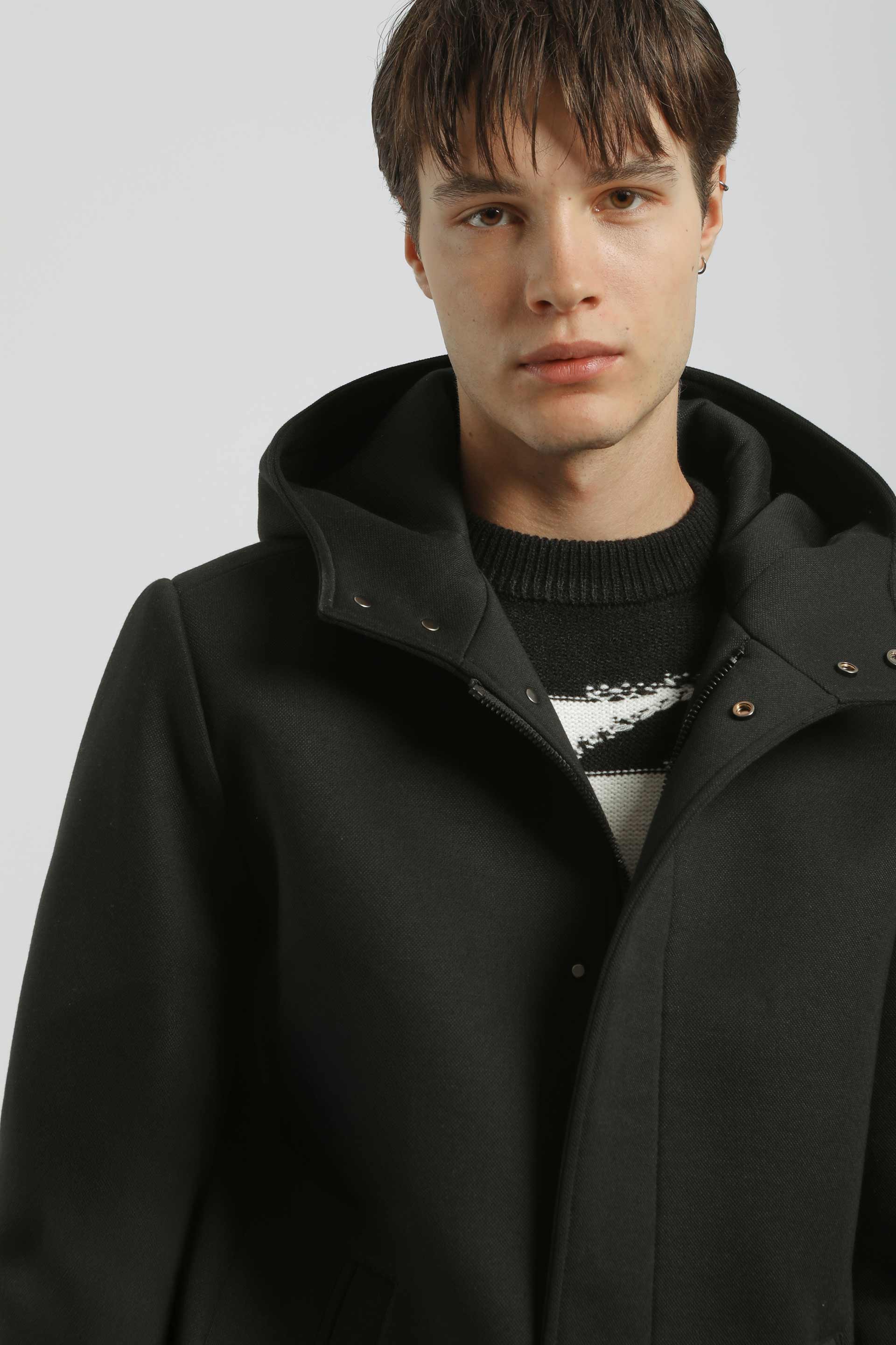 Cappotto con cappuccio|Colore:Nero