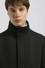 Cappotto corto con collo lupetto|Colore:Nero