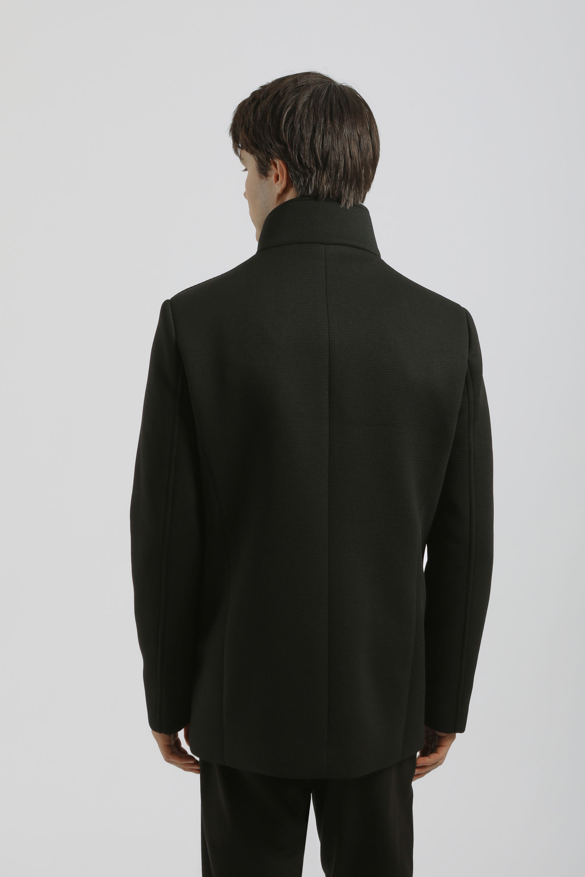 Cappotto corto con collo lupetto|Colore:Nero