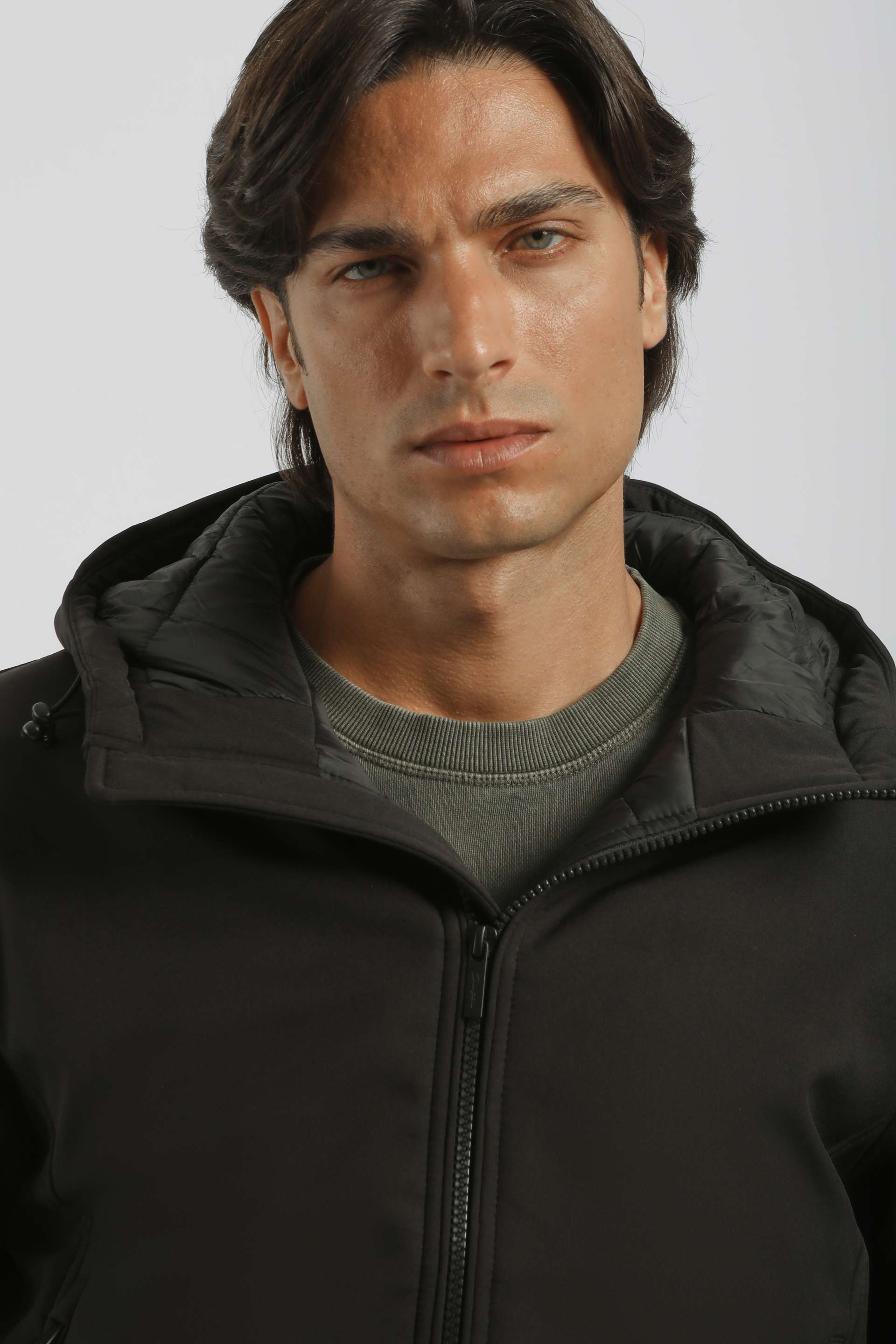 Bomber imbottito con cappuccio|Colore:Nero