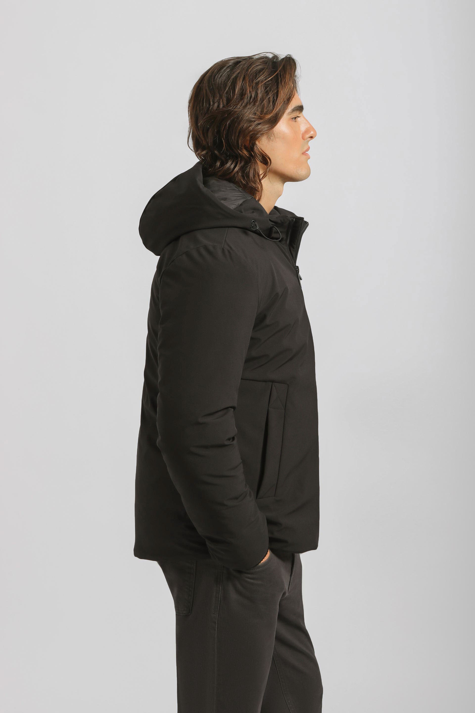 Giubbotto antivento con cappuccio|Colore:Nero