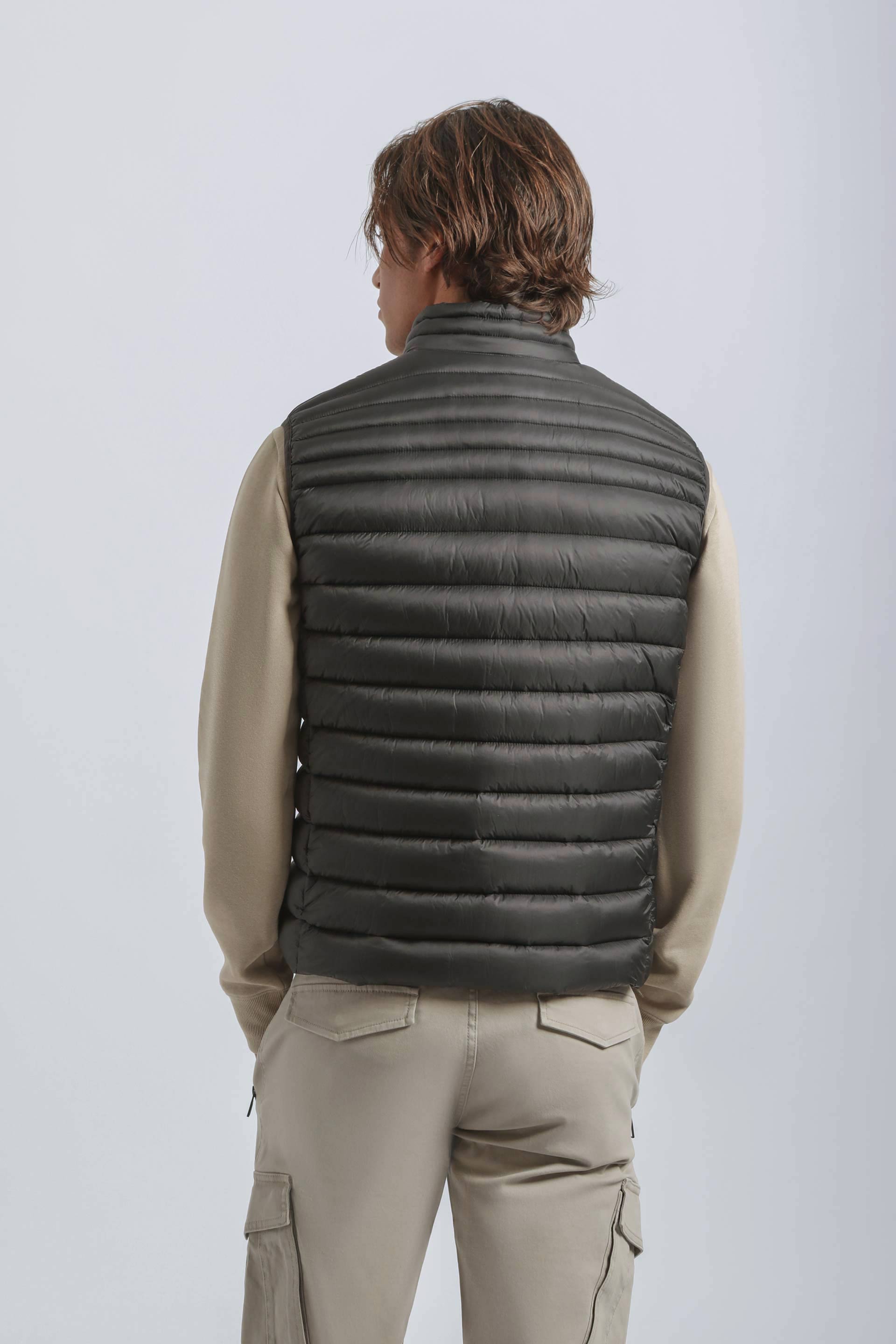 Smanicato imbottito collo lupetto|Colore:Nero