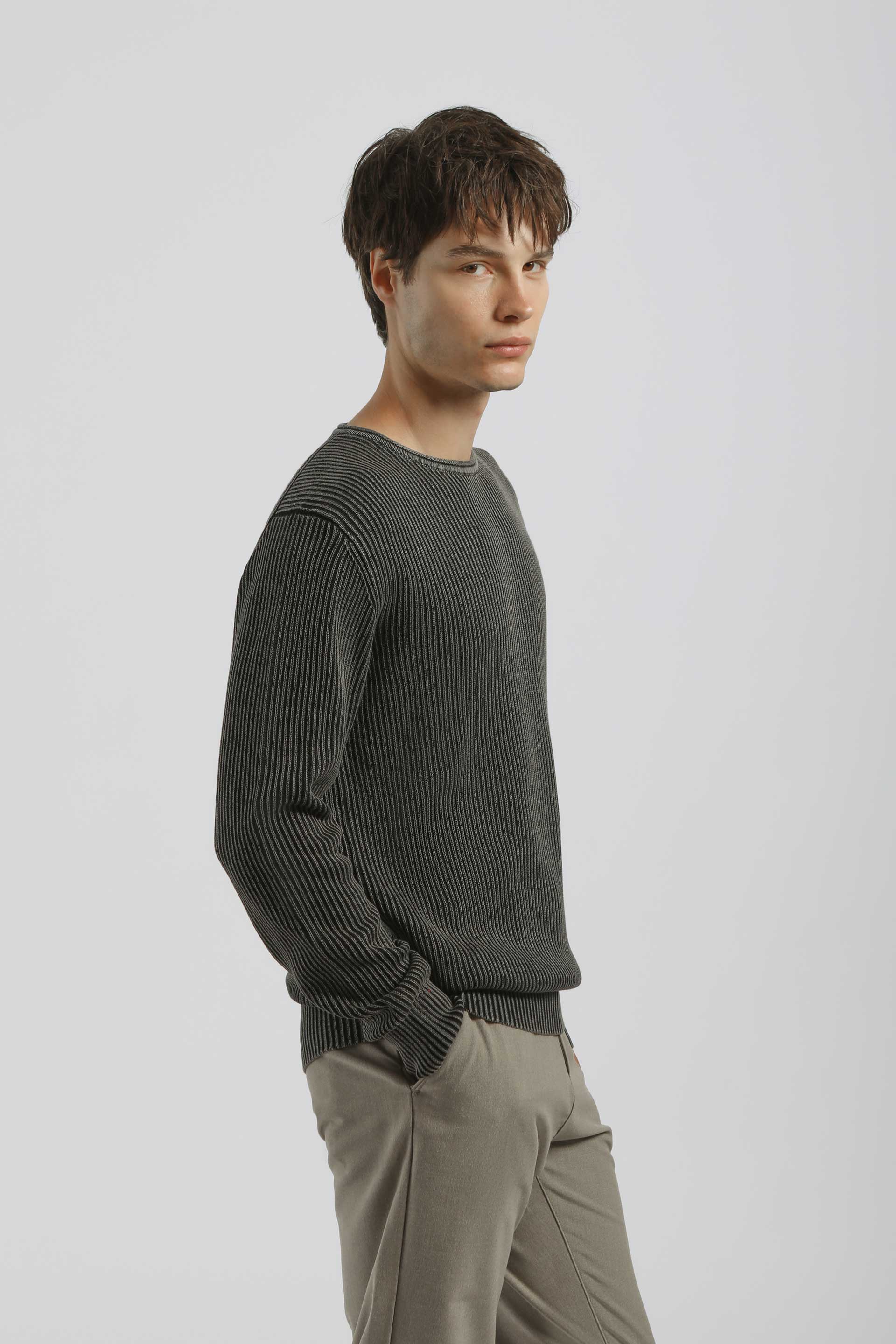 Maglia girocollo a coste 100% cotone|Colore:Nero