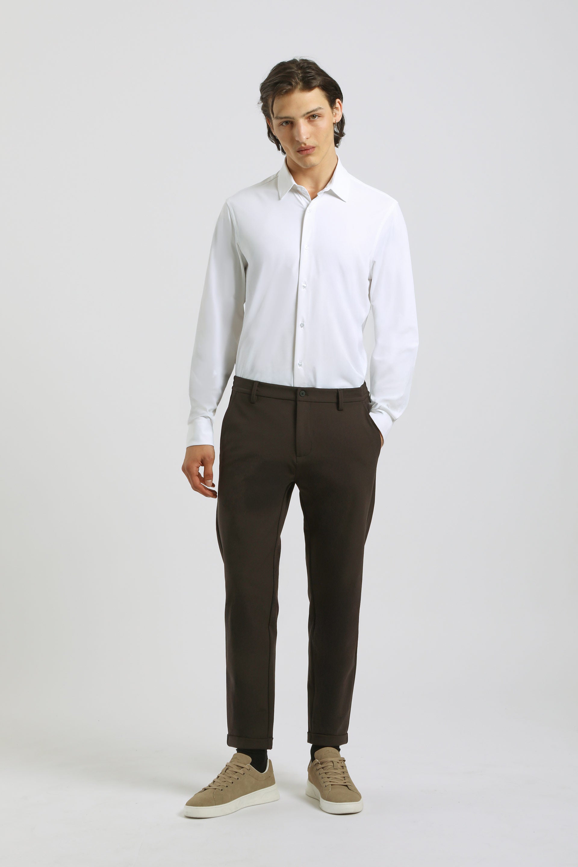 Pantaloni chino in tessuto tecnico|Colore:Moro