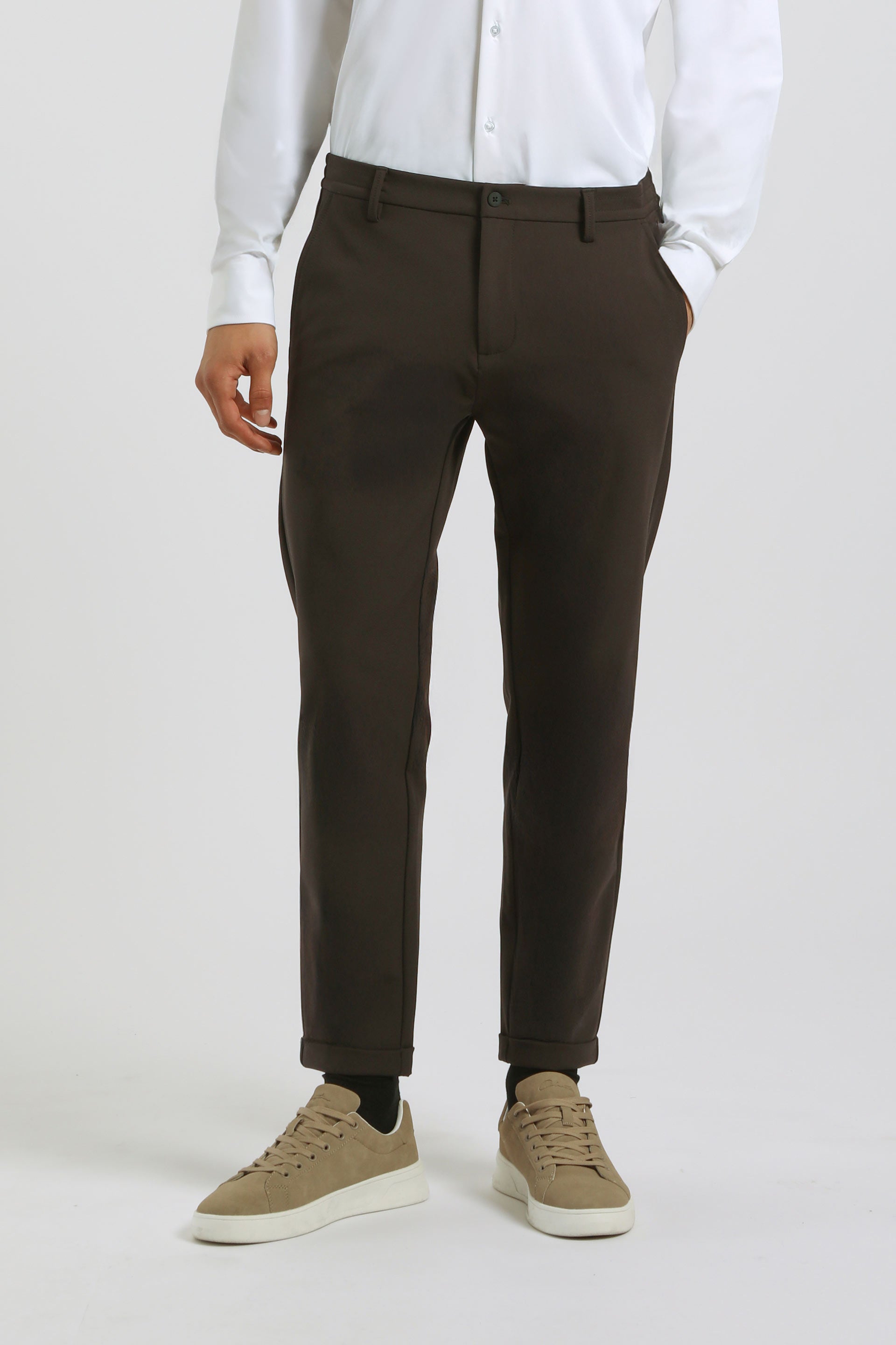 Pantaloni chino in tessuto tecnico|Colore:Moro