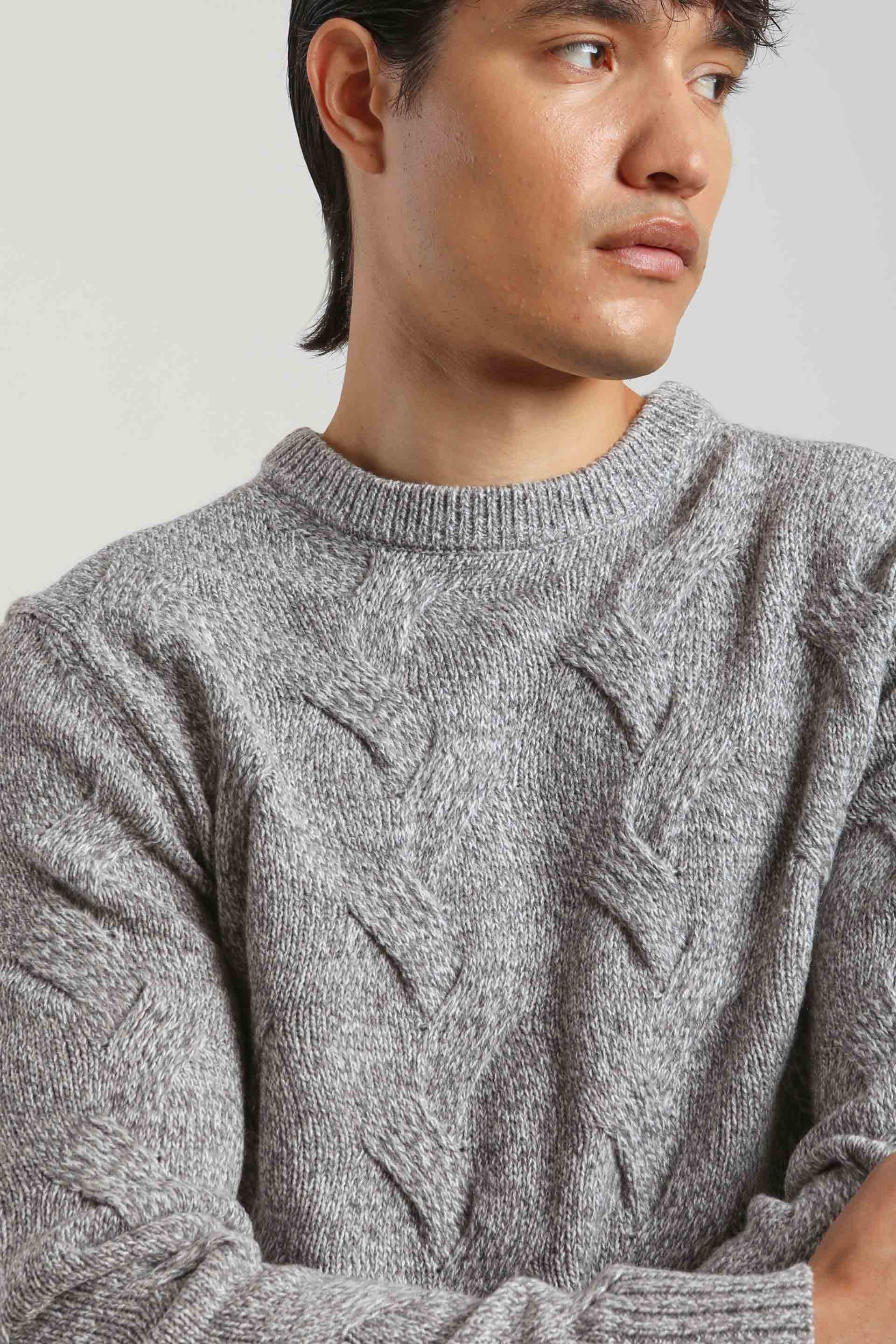 Maglia girocollo intrecciata|Colore:Grigio tw