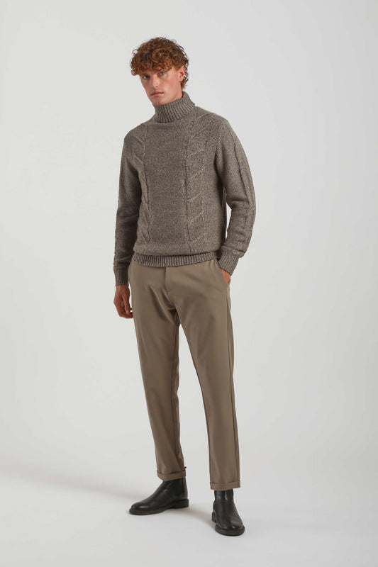 Pantaloni chino in tessuto tecnico|Colore:Tortora