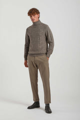 Pantaloni chino in tessuto tecnico|Colore:Tortora