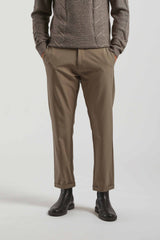 Pantaloni chino in tessuto tecnico|Colore:Tortora
