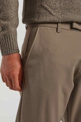 Pantaloni chino in tessuto tecnico|Colore:Tortora