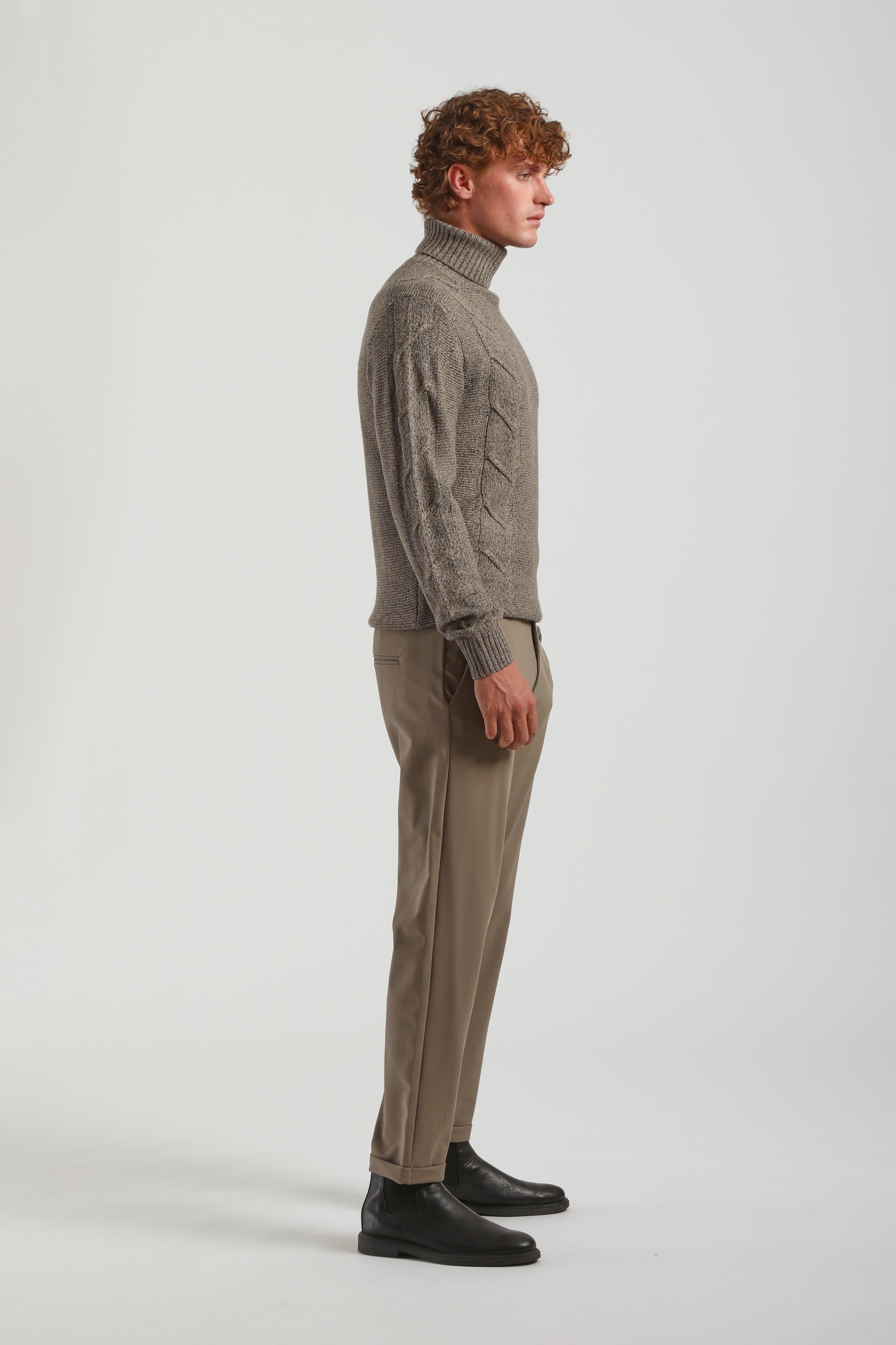 Pantaloni chino in tessuto tecnico|Colore:Tortora