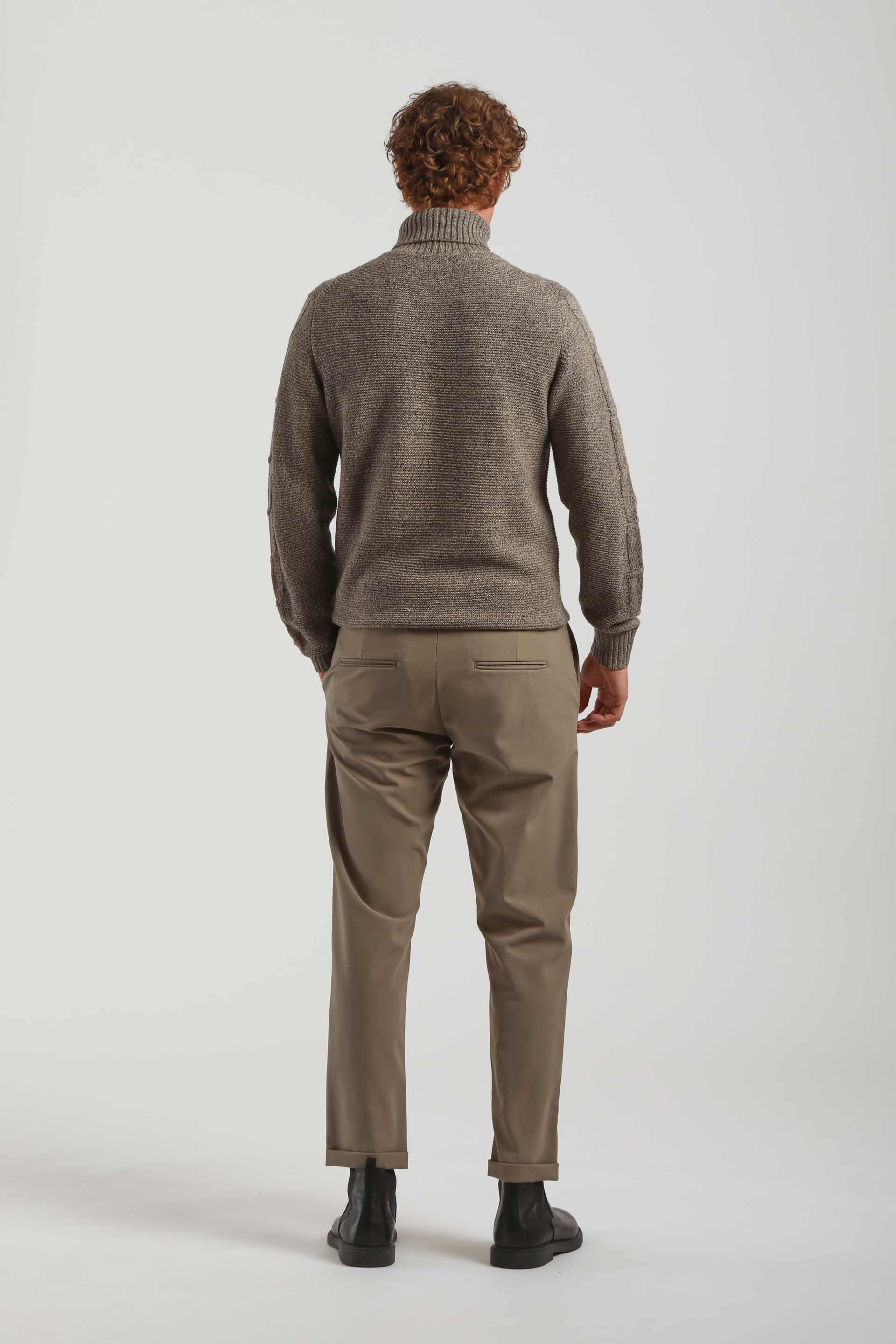Pantaloni chino in tessuto tecnico|Colore:Tortora
