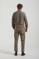 Pantaloni chino in tessuto tecnico|Colore:Tortora