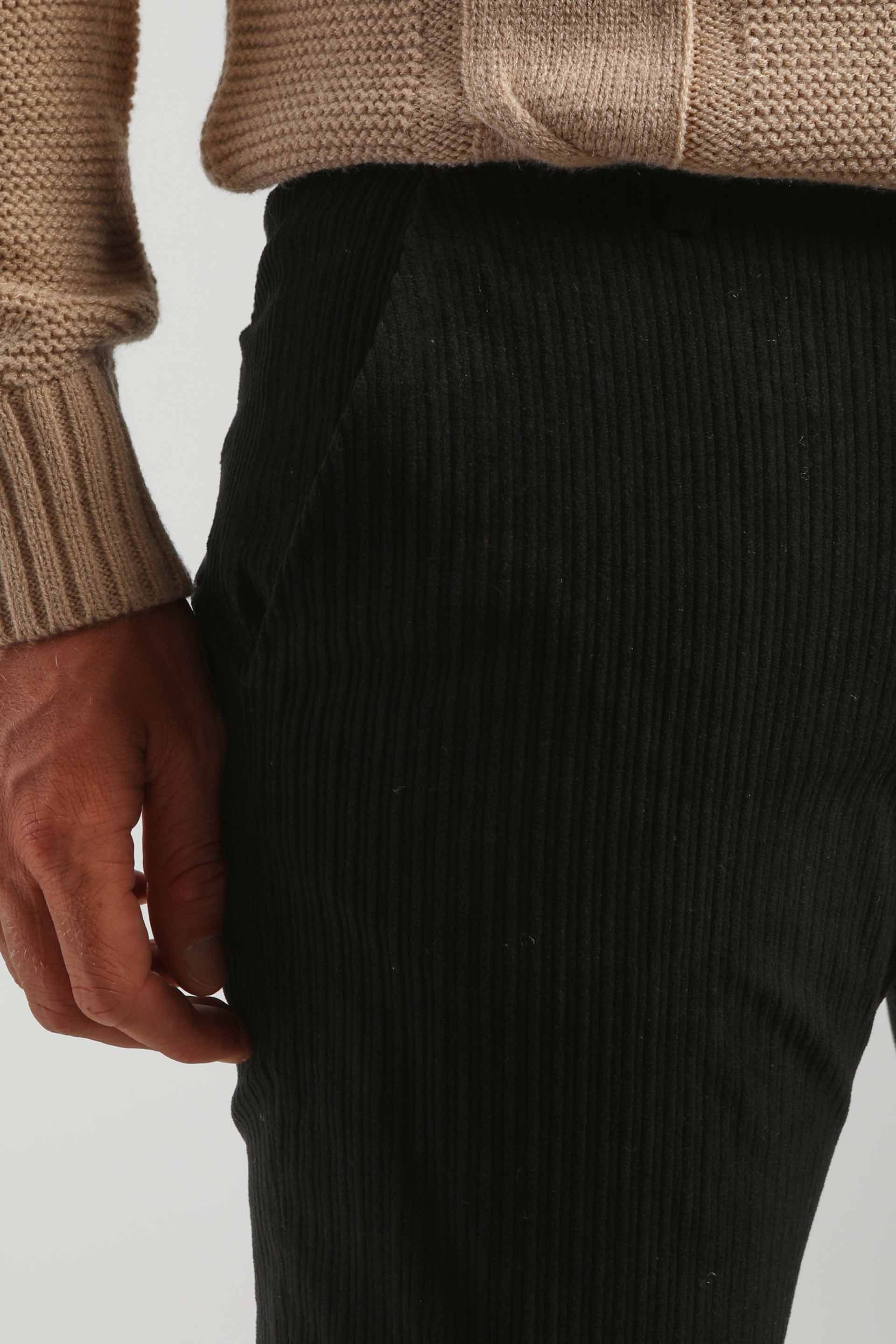 Pantaloni chino effetto velluto   |Colore:Nero