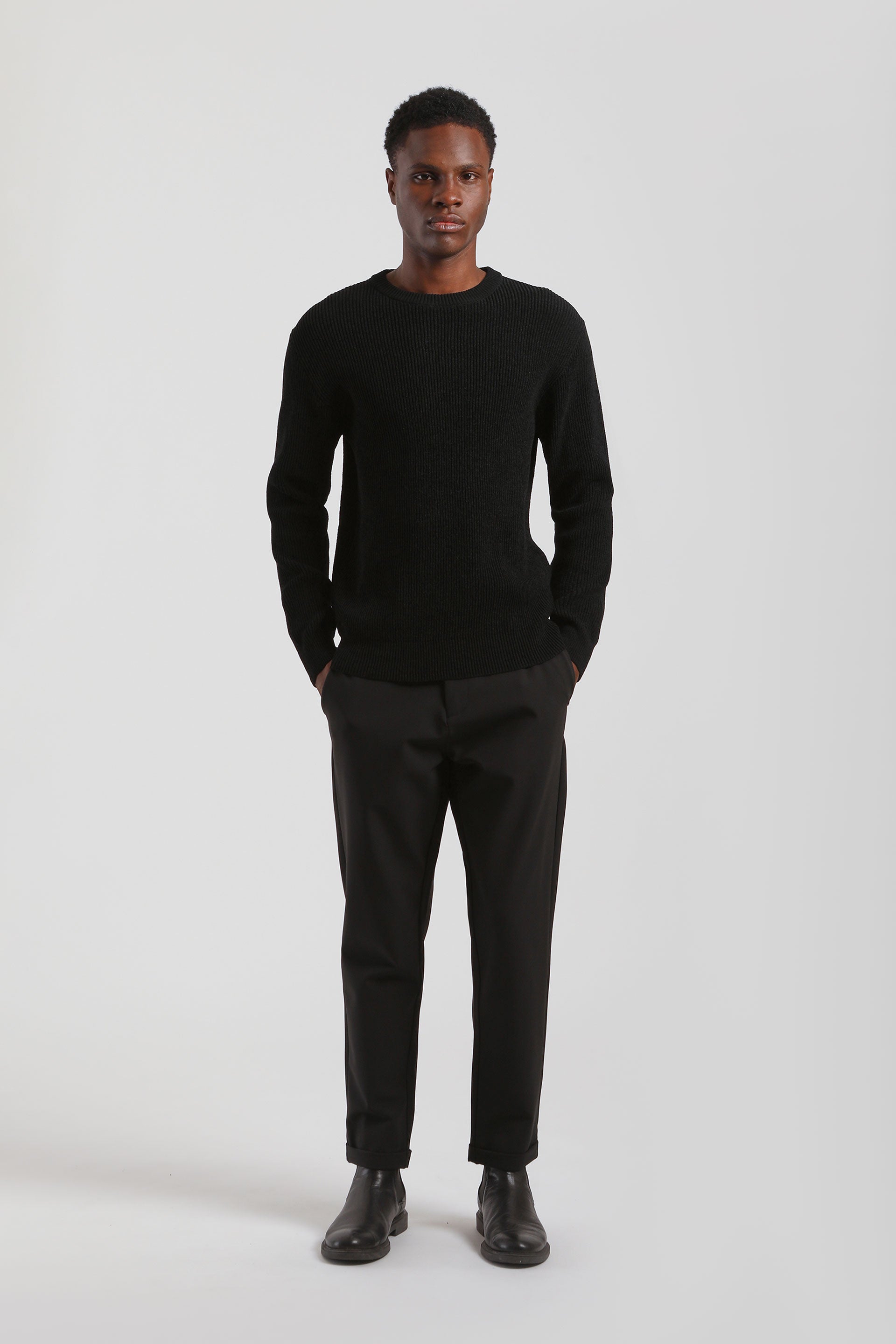 Maglia girocollo a coste|Colore:Nero