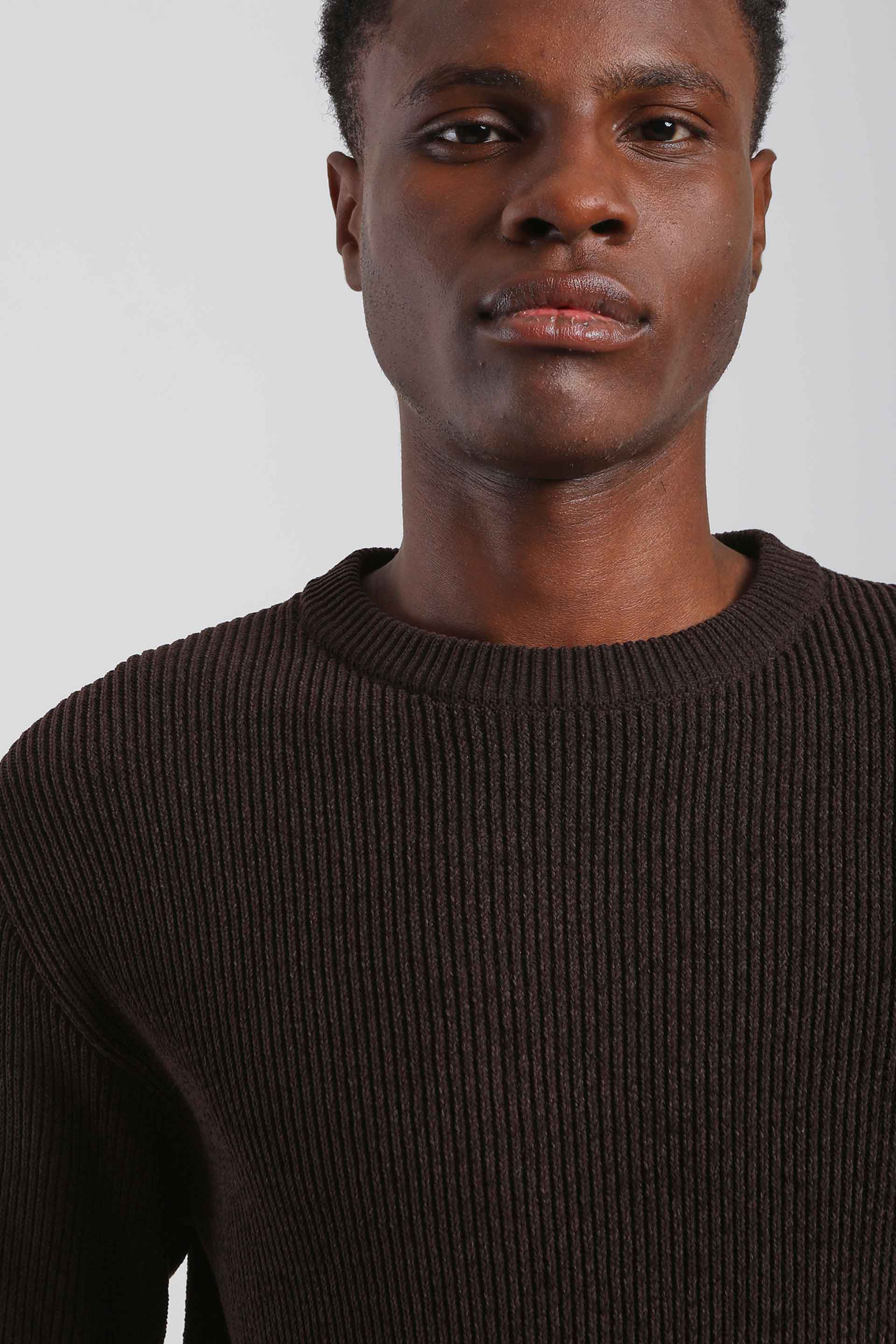 Maglia girocollo a coste|Colore:Marrone