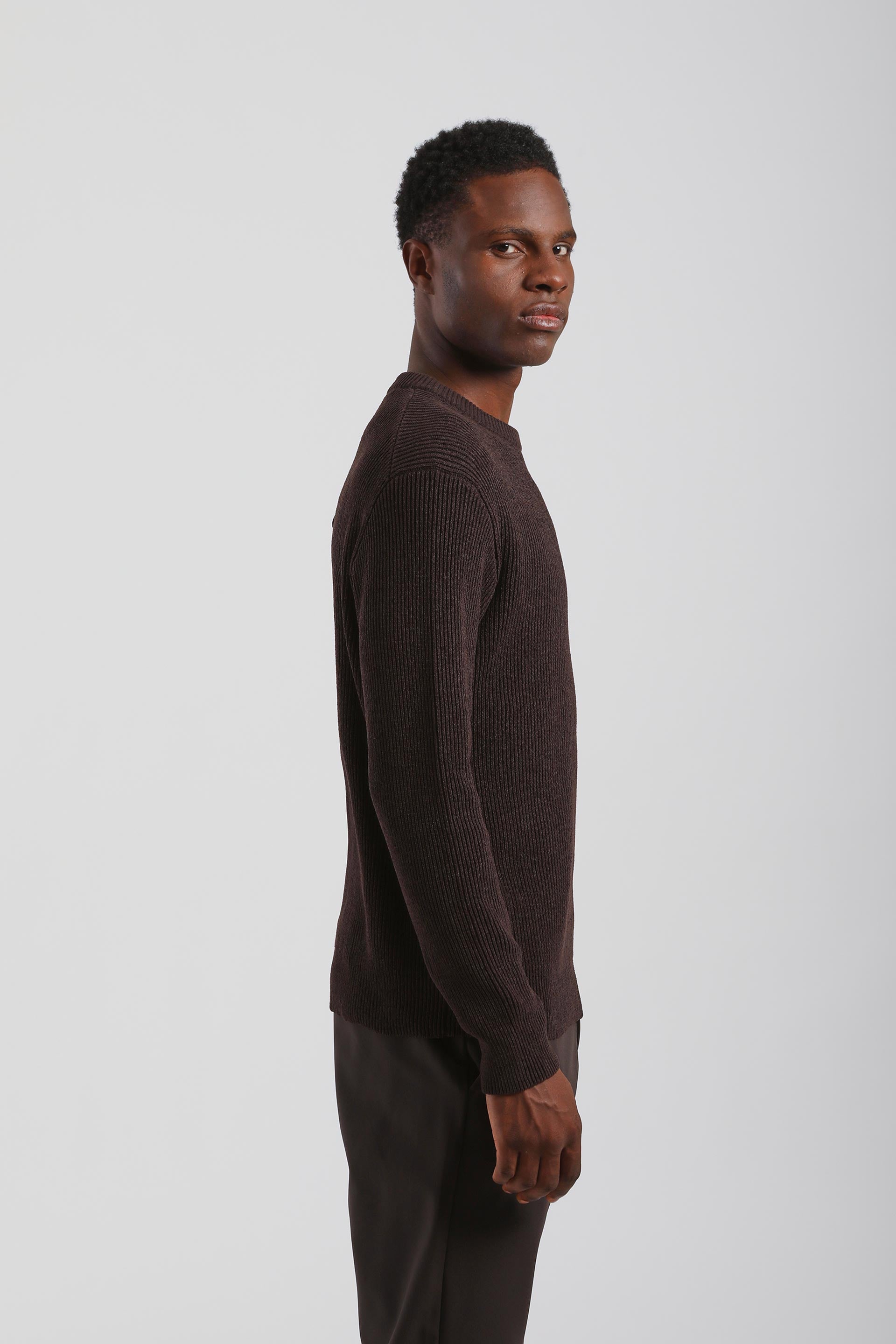 Maglia girocollo a coste|Colore:Marrone