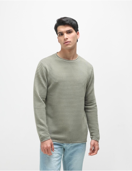 MAGLIA CON LAVORAZIONE A RIGHE