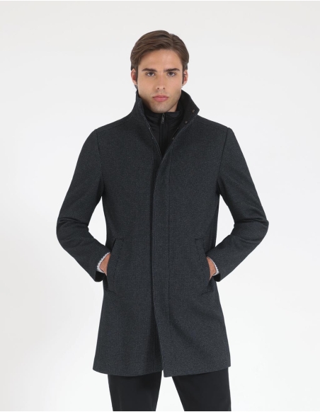 Cappotto con collo lupetto