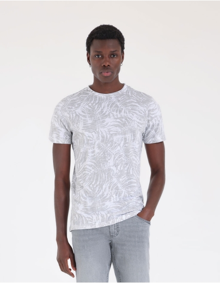 Abstract patterned t-shirt