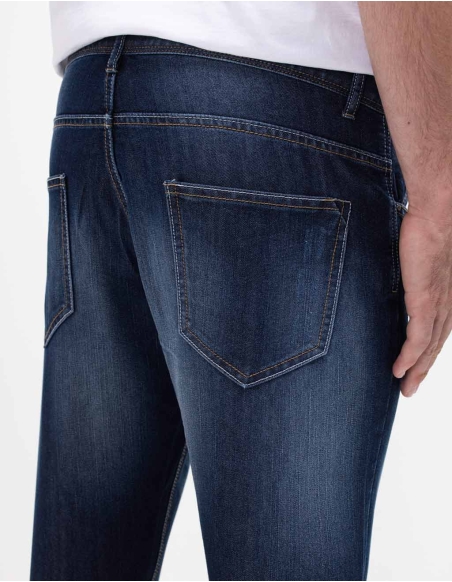 https://www.claytonitalia.com/media/catalog/product/cache/3cbf5d7dfccc90c9ccbd50417814fee3/1/8/1882.jpg