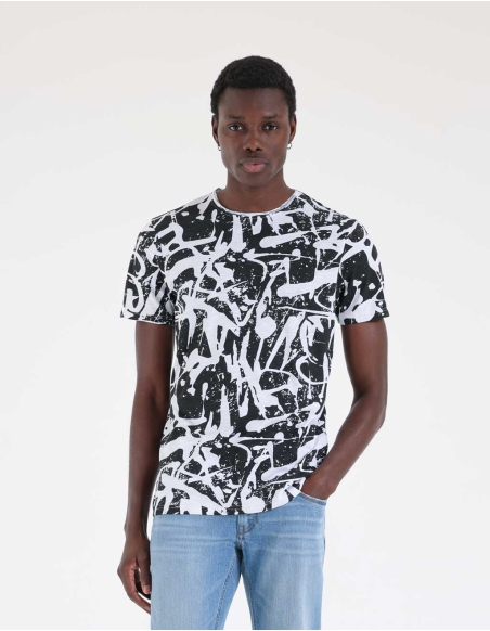 Abstract pattern t-shirt