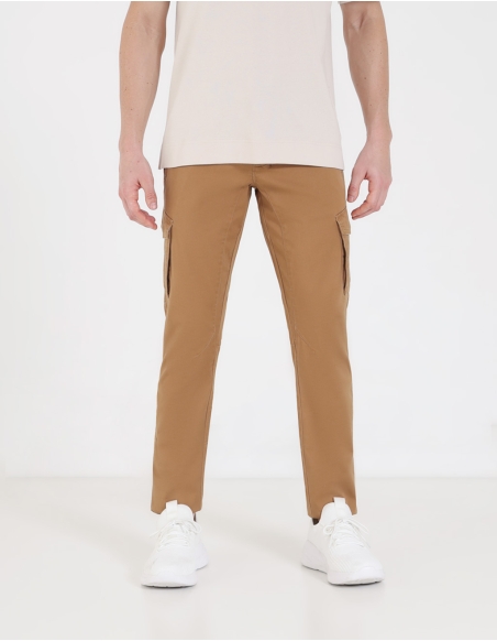 Pantaloni cargo