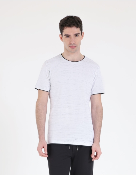 T-Shirt with contrasting edges 