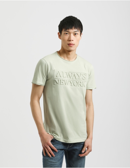 T-shirt con stampa a rilievo