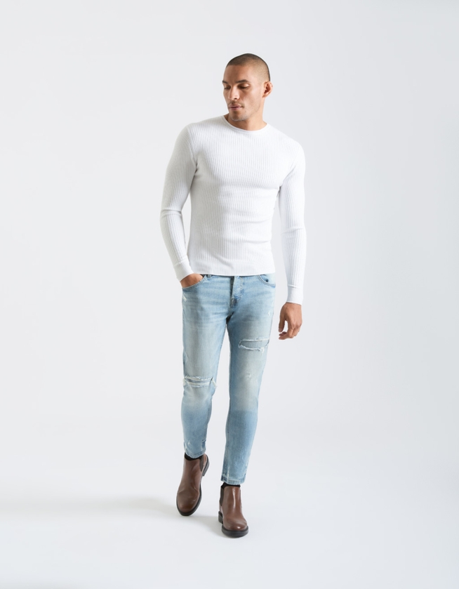 Jeans skinny con strappi 2025
